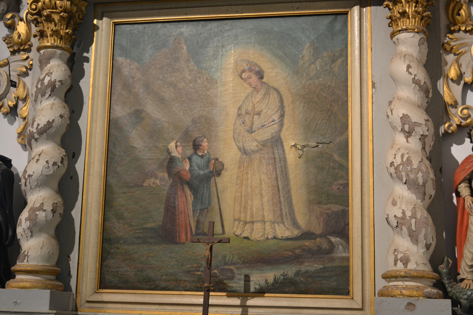 Peinture sur le retable de l'autel latéral
